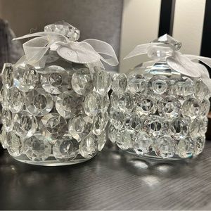 2 glass round containers with lid